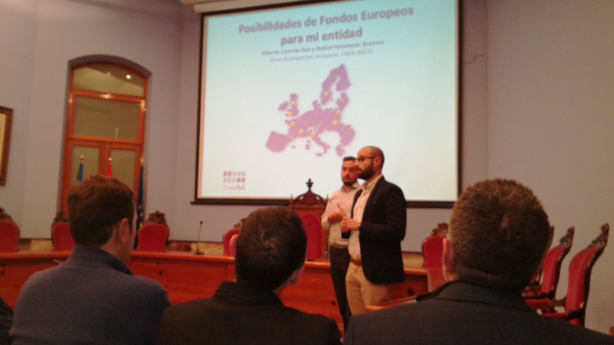 crea360_'s tweet photo. Hablando de posibilidades Europeas para municipios y entidades en #Cheste https://t.co/X7qLHsIvHo