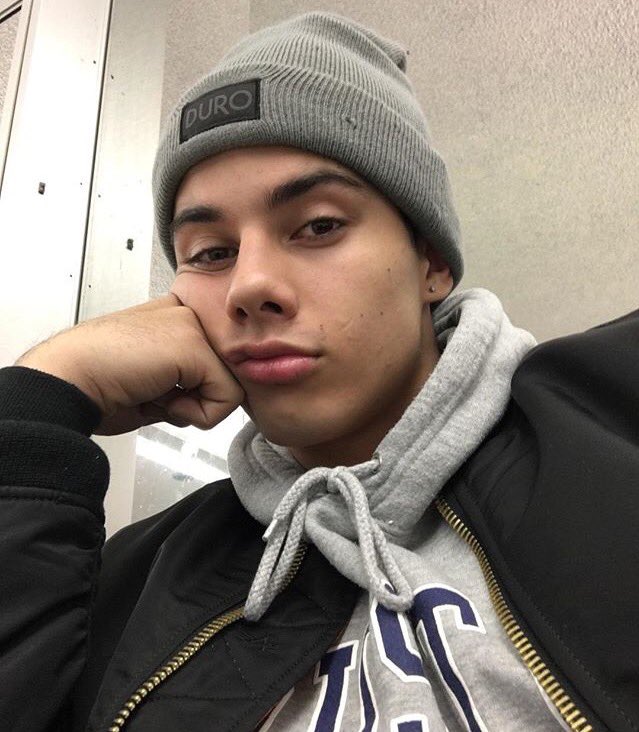 New fake, RT for the king. 👑