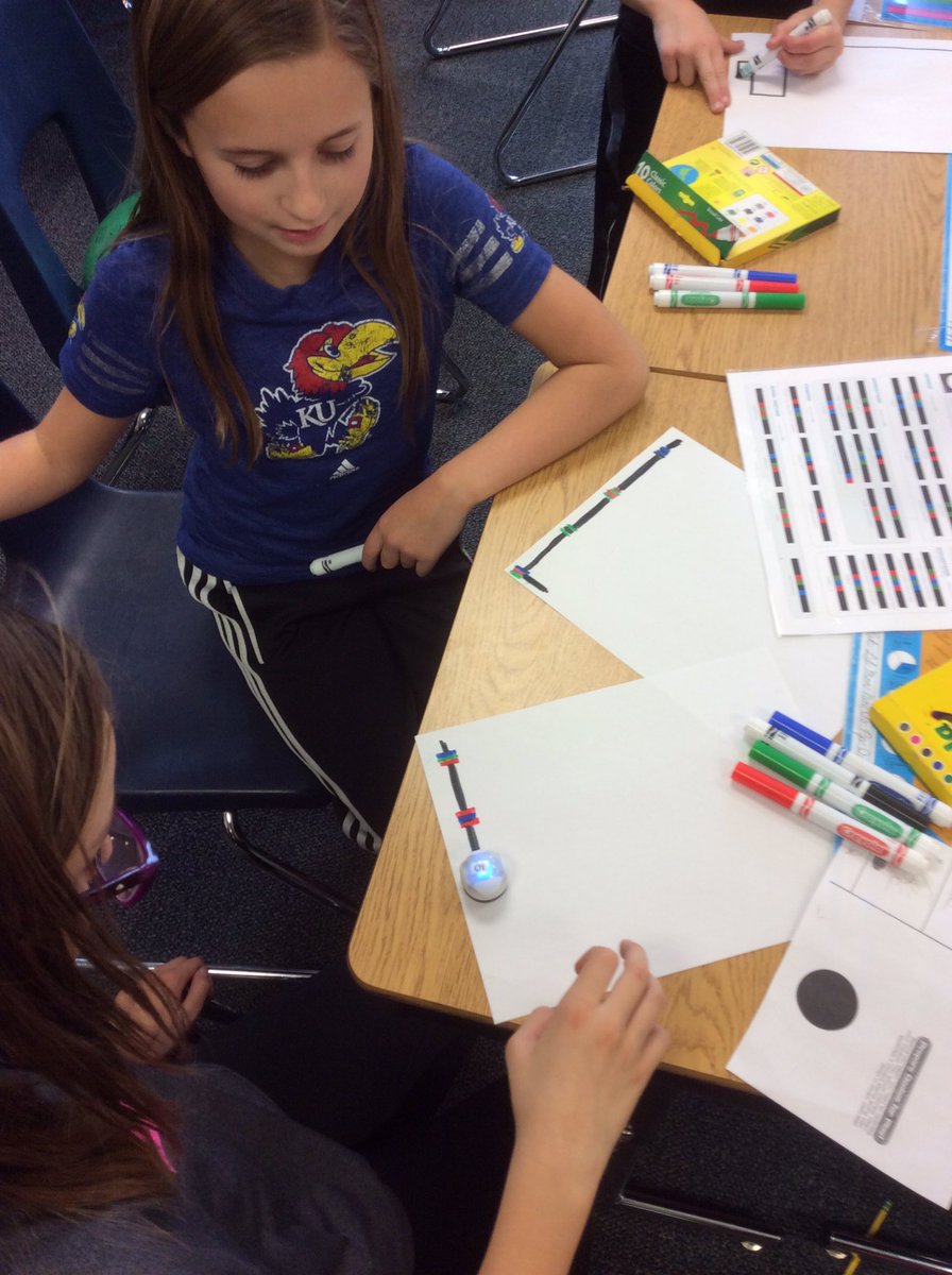 KimBoeschen's tweet photo. Designing, creating, coding #ozobot https://t.co/qMCghKAqNk