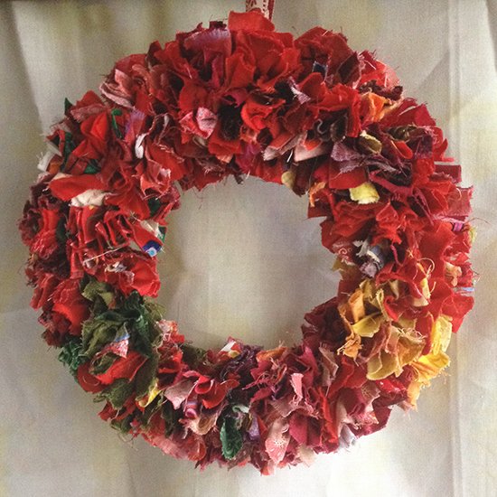 Use your old shirts for an easy Christmas make! dawnchorusstudio.com/rag-wreath-tut… #homemadechristmas #ChristmasCrafts #DIYChristmas #giftideas