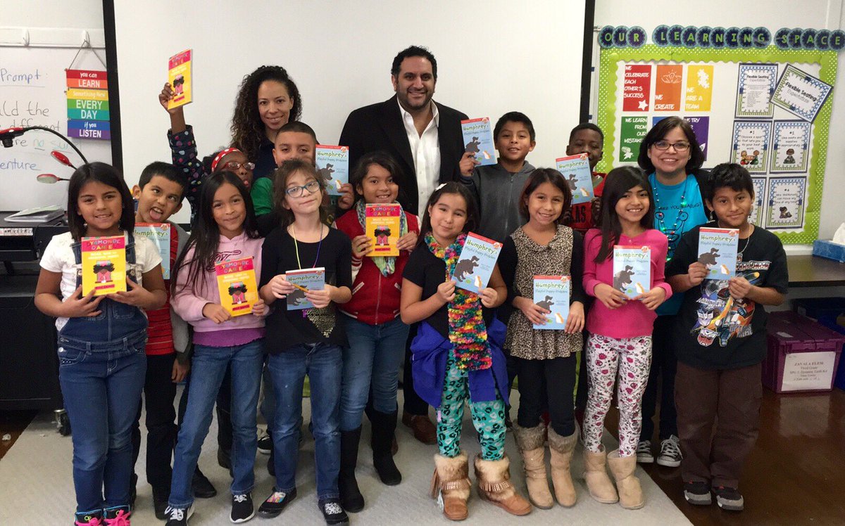 VivaZavala's tweet photo. Many thanks to Nate Paul & #WorldClassCapitalGroup for amazing donation of new book to EVERY kid! ๐๐#AISDProud https://t.co/uvgBBQYc52
