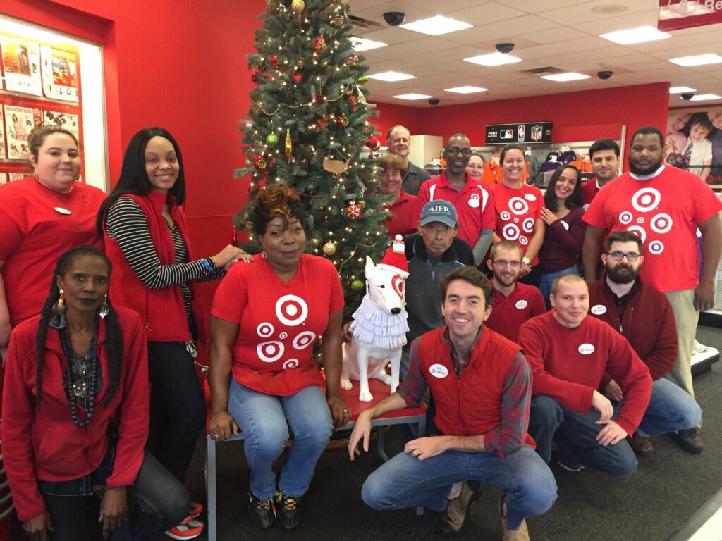 justinadamburns's tweet photo. T2277 Lexington SC looking amazing today! Toys filled, seasonal filled, everywhere filled, and shouting value!!#itsraininsales https://t.co/RwjnQRtRX6