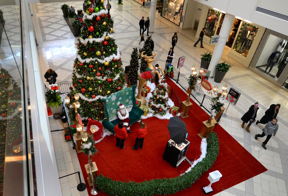 BostonGlobe's tweet photo. Your local mall wants you back. And it’s offering freebies to get you there. https://t.co/dGZyHMh2F7 https://t.co/kgvTkIZlsJ