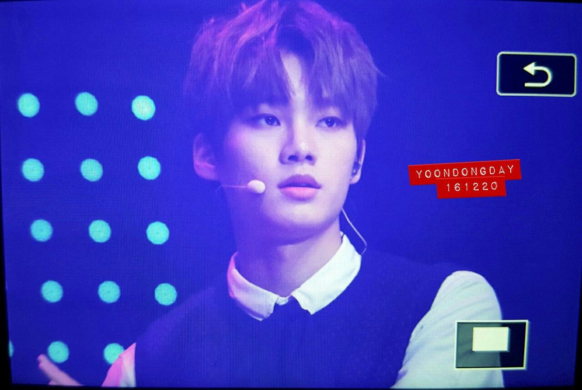 950219net's tweet photo. 161220  ALL THAT K-POP 프리뷰
#헤일로 #HALO #윤동 #김윤동
(@HelloHALO_ )
오랜만에 봤으니까 가분이 좋다💕 https://t.co/2jPCM3hBAg
