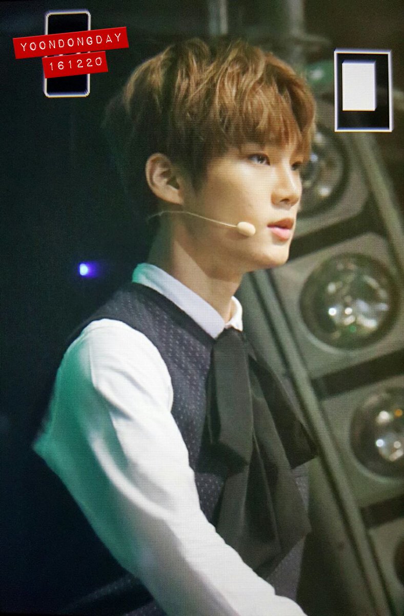950219net's tweet photo. 161220  ALL THAT K-POP 프리뷰
#헤일로 #HALO #윤동 #김윤동
(@HelloHALO_ )
오랜만에 봤으니까 가분이 좋다💕 https://t.co/7Yks7g6z94