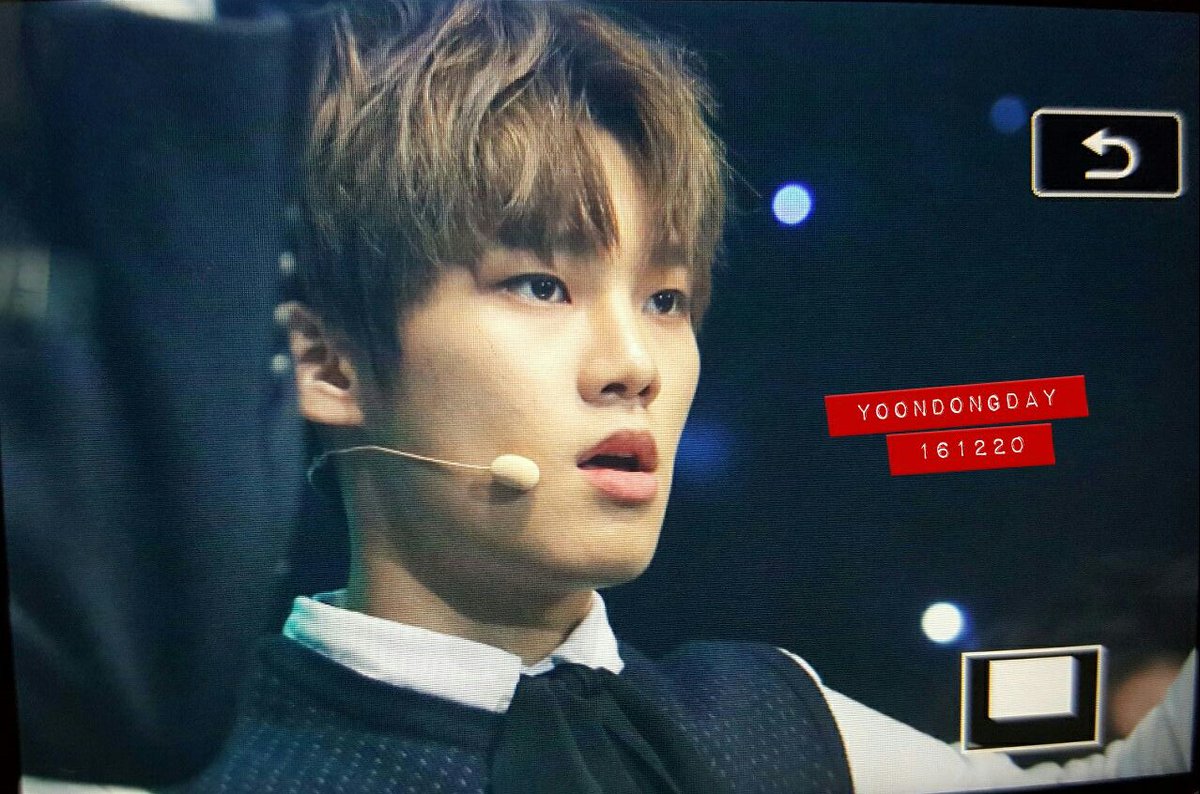 950219net's tweet photo. 161220  ALL THAT K-POP 프리뷰
#헤일로 #HALO #윤동 #김윤동
(@HelloHALO_ )
오랜만에 봤으니까 가분이 좋다💕 https://t.co/8SjuL606hG