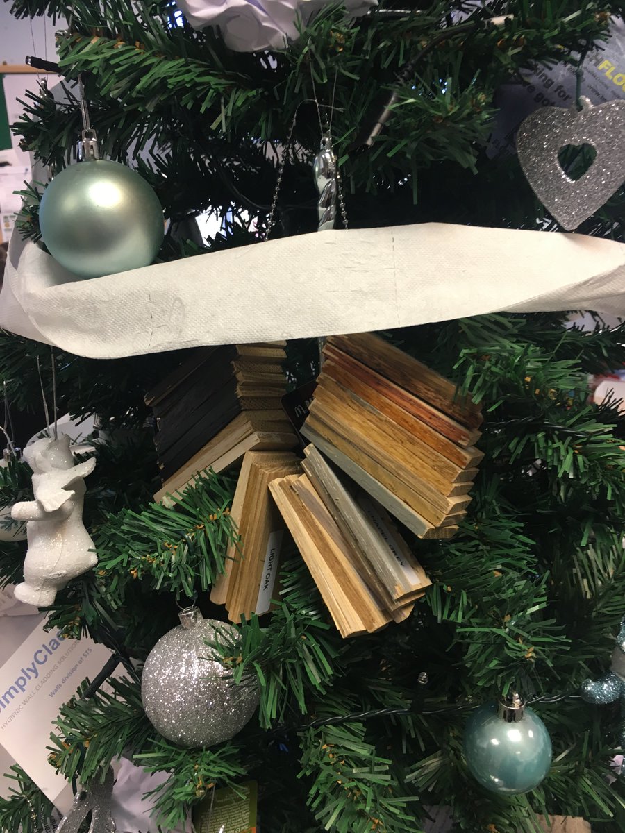 Our sample chains come in very handy!! 

Heres just one idea a customer sent in to us ......

#ChristmasTree #decorations