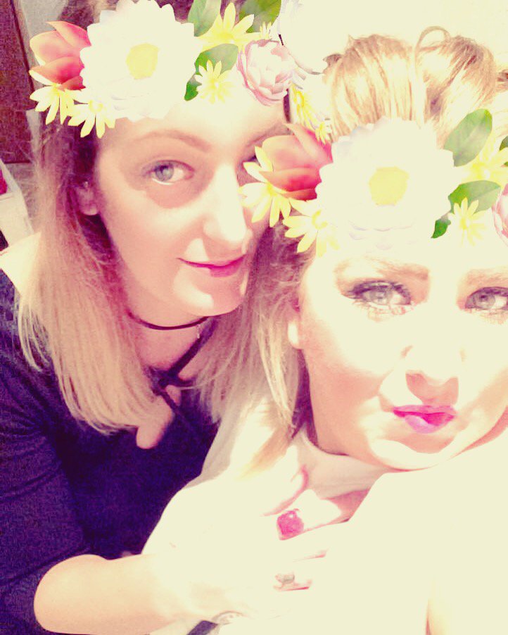 Laurab199's tweet photo. #weekendantics 😘😍 https://t.co/NxrWxl8jor
