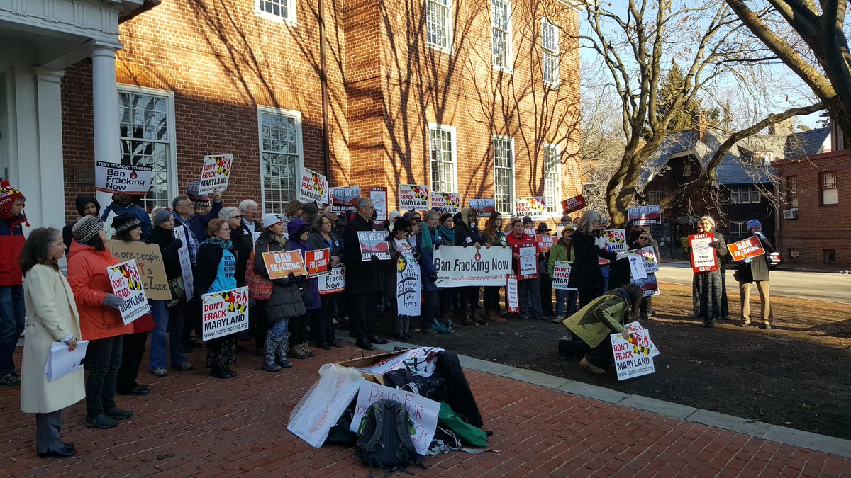 PotomacRiver's tweet photo. #dontfrackmd rally in Annapolis. #prkn #upperpotomac #Fracking. MD must ban fracking. https://t.co/xHOPwIptrB