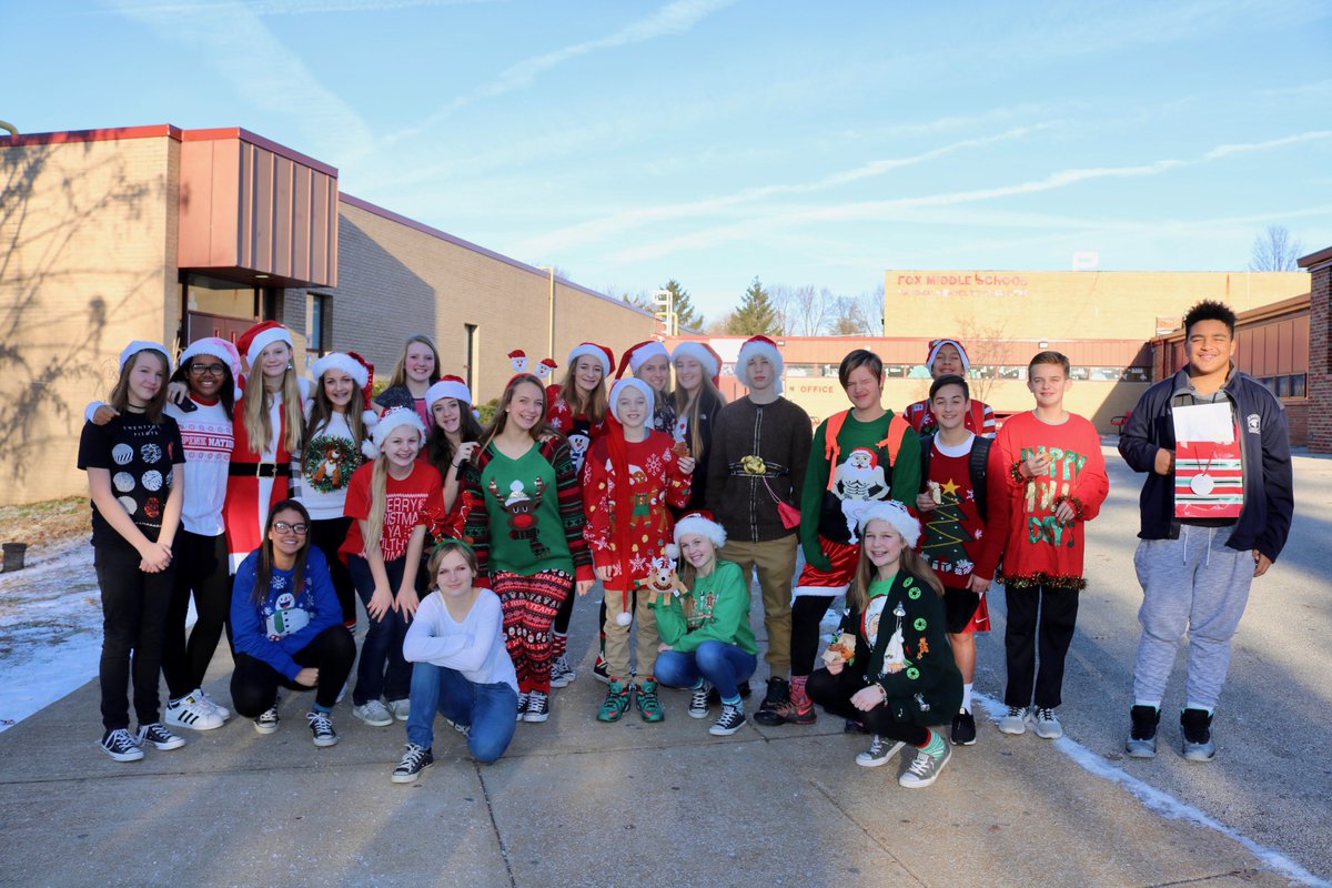 fmssweet's tweet photo. #uglysweater FMS S.W.E.E.T. style! Have a good break & see you in 2017! #thoseoutfits #welookamazing ๐โ๏ธ๐
๐ผ https://t.co/5lGkGzzX6I