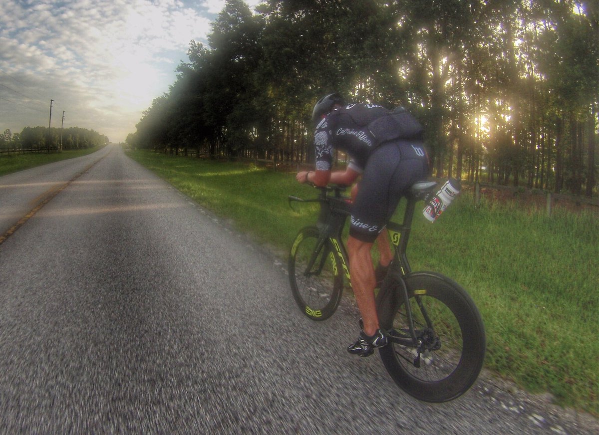 MoxieMultisport's tweet photo. Life in the aero position! @wattieink @envecomposites @bikeonscott #findyourmoxie #timetrialtuesday #cycling #triathlon #ironman #rocktheW https://t.co/FFwOyA0u7x