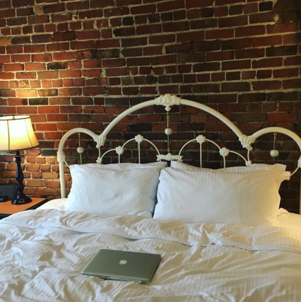 AubergeVP's tweet photo. Things to do today: 1. Get up 2. Survive 3, Get back to bed! #AubergeVP https://t.co/8i9gsDUE0X