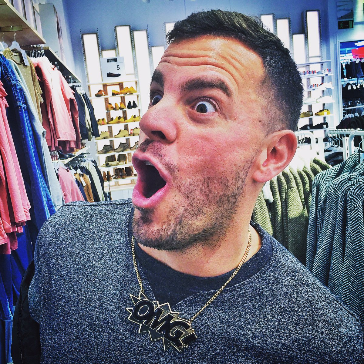 ItarteVlogs's tweet photo. SORRY...HOY NO HAY VLOG 😥
Pero el de mañana promete😁😂
RETWEET si tienes ganas de verlo ya!!! https://t.co/xjdnuHxwax