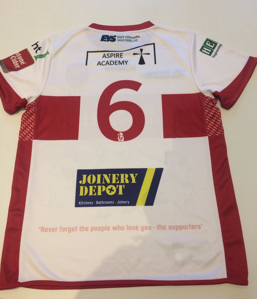You could win this signed <a href="/hullkr_online/">Hull KR</a> shirt! All you have to do is follow us and retweet! Winner to be revealed in the New Year 🎉