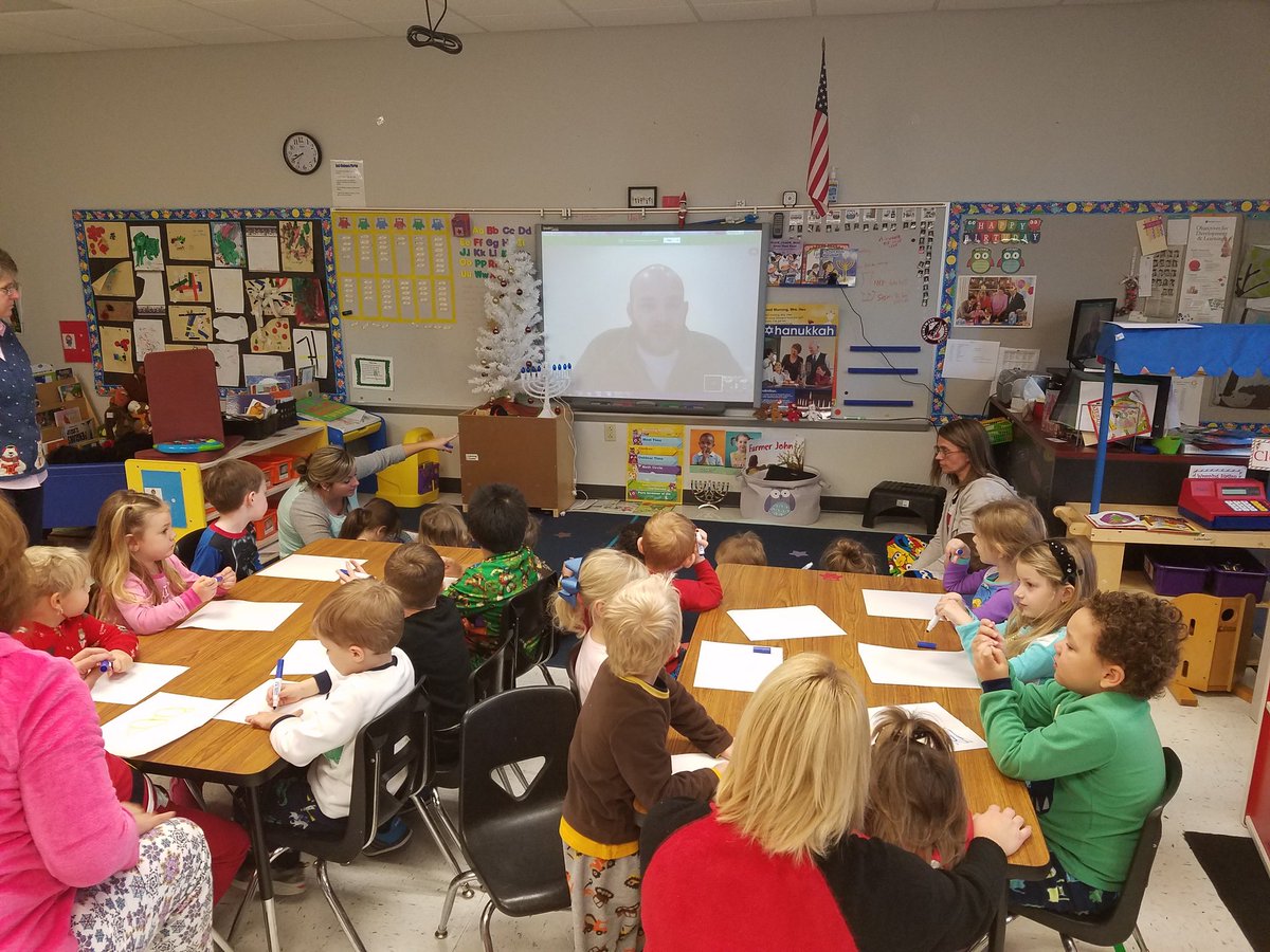 HCSJArnold's tweet photo. Did a Google Hangout with the Illustrator of the book we have been reading. #HCSMakeItCount @RineyvilleElem https://t.co/8xaTYUF4HX
