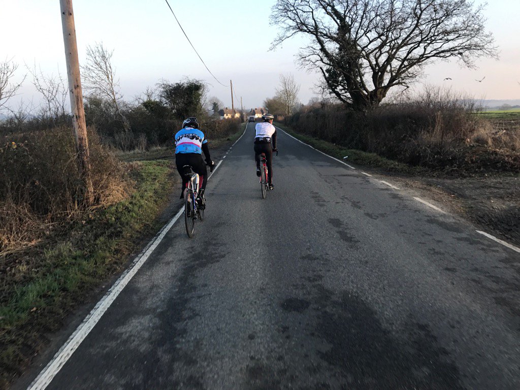 tripitaka74's tweet photo. @Debden_Dynamos and so it begins #training #landsendherewecome https://t.co/AmVSzTO8UE