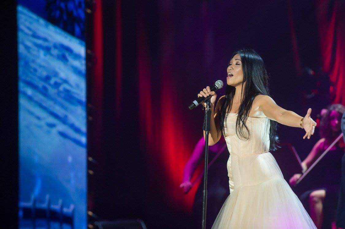 AnggunHistory's tweet photo. 4 days to go, @ConcertoNatale will be aired on Italian Tv, #Canale5. Don't miss @Anggun_Cipta's performance! https://t.co/2ObjQijykS https://t.co/Bunq49qDgH