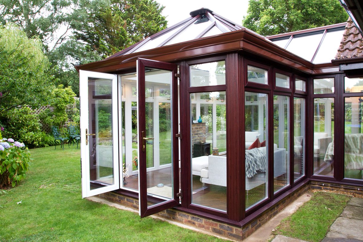 RoomOutside's tweet image. A Beautiful example of how two  contrasting colours can work together to produce a picture of elegance and beauty bit.ly/2dUos6C