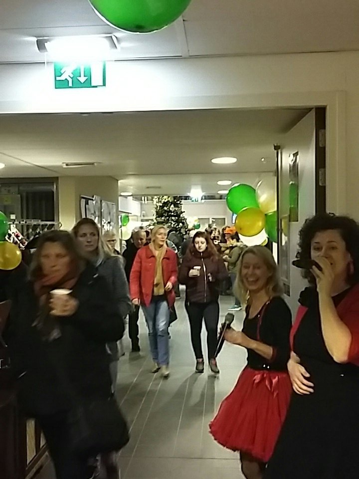 Plein201's tweet photo. @Pauwergirls verwelkomen medew. @WoonzorgFL voor kerstbijeenkomst @Plein201 @WelzijnLelystad #dankwoord #eindejaar https://t.co/34oFljmNQu