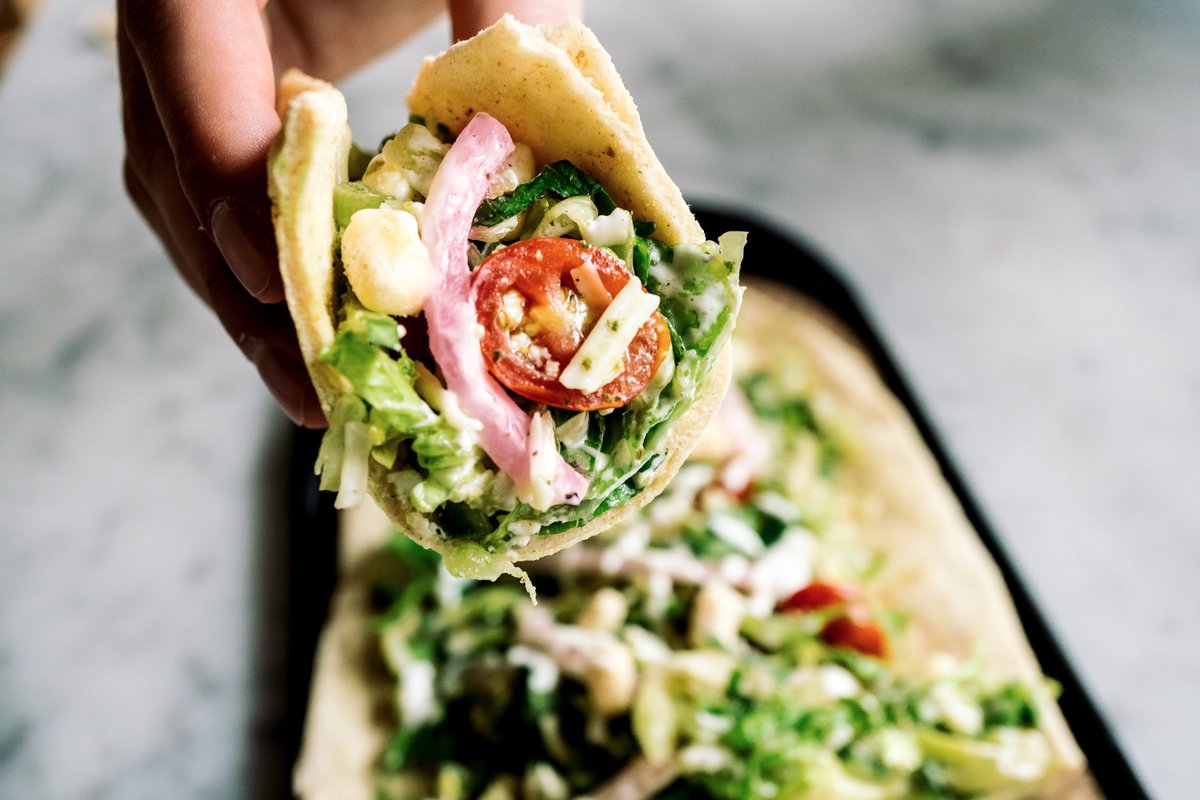 QSRmagazine's tweet photo. Here's how healthy pizza became a reality in quick service.
https://t.co/6fhWSiouaZ https://t.co/NjQfyO30hP