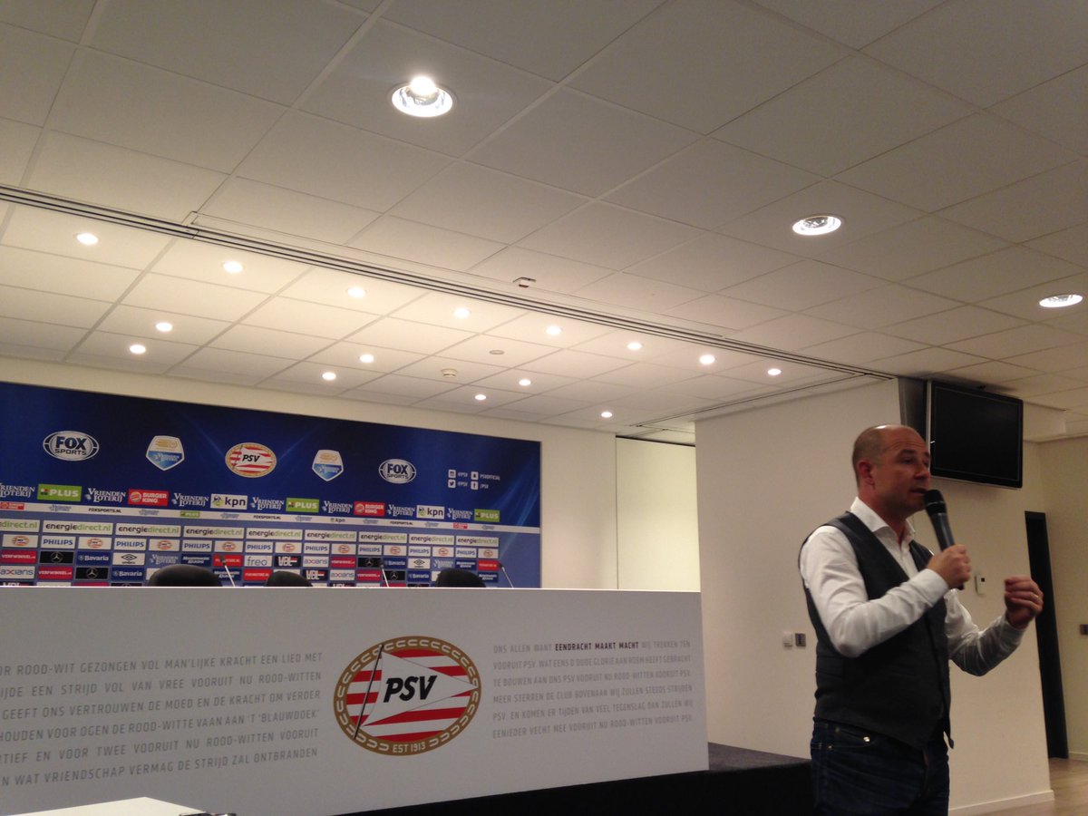 ietdietweet's tweet photo. Thijs Slegers vertelt over transparantie perscommunicatie #CC03 #PSV https://t.co/rknaQUR8ok