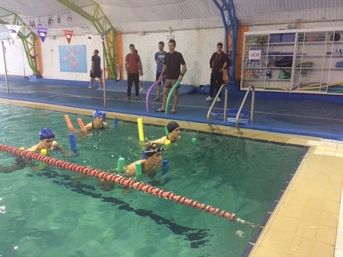 PhD_Paredes's tweet photo. @alainsola "Quien controle las emociones del deportista, controlará su rendimiento. El agua es un medio propicio para ello" MasterClass UCJC https://t.co/UBSDSqIC32
