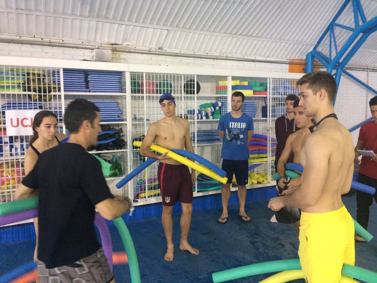 PhD_Paredes's tweet photo. @alainsola "Quien controle las emociones del deportista, controlará su rendimiento. El agua es un medio propicio para ello" MasterClass UCJC https://t.co/UBSDSqIC32