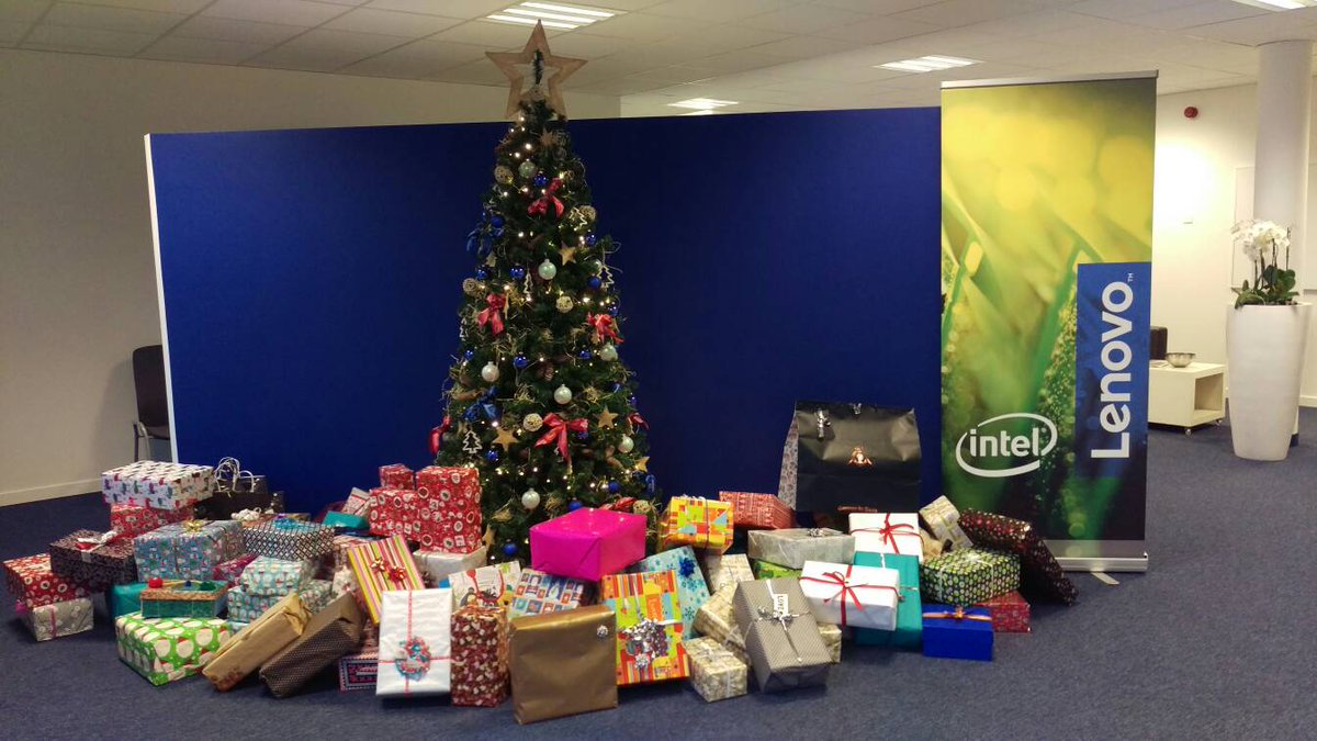 ComputacenterBE's tweet photo. Christmas isn't complete without a tree and tons of presents, for those who aren't as fortunate as we are. Thanks all! @intel @lenovo https://t.co/ofiLvYmvOC