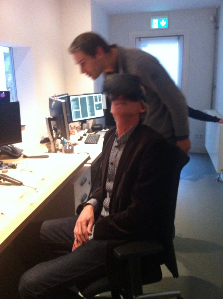 Directeur Paul Baltus krijgt virtuele rondleiding door nieuwe zaal Mondriaanhuis. Wordt mooi!  #MTDD