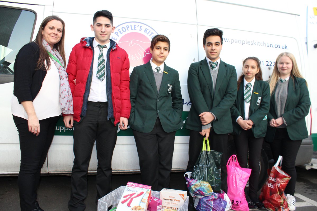 ExcelsiorAcad's tweet photo. We loved being able to deliver food parcels to @PKnewcastle today. Such a wonderful charity. @ExcAcadHadrian https://t.co/oqSdambm4W