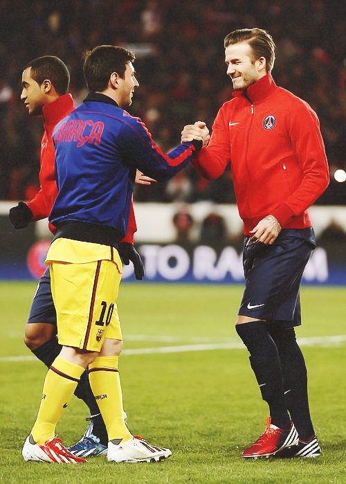 MotivacionesF's tweet photo. "Decidí retirarme en el momento que Lionel Messi pasó corriendo delante de mi" - David Beckham. https://t.co/uK31UEaqHq