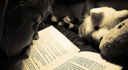 I bambini hanno bisogno di storie belle per crescere e saper guardare la bellezza nel mondo degli adulti. Regagli un #LibroANatale! <3