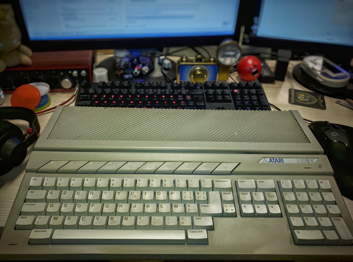 BEC0MM's tweet photo. Our Technical Director wanted to get rid of his #Atari520STe ... I had to save it!! ...just need to find a screen now 😎 https://t.co/QKpu2ewolI