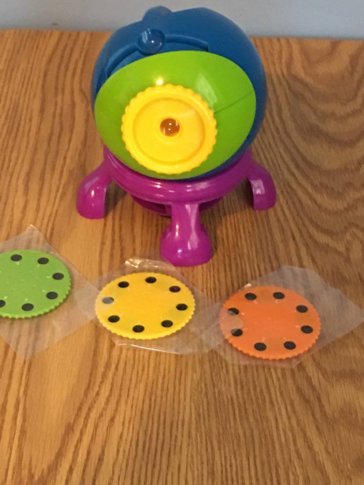 momtograndma's tweet image. Primary Science Shinning Stars Projector Giveaway from Learning Resources #LearningHandsOn #giveaway #Child #Science sueparks2003.blogspot.com/2016/12/best-o…