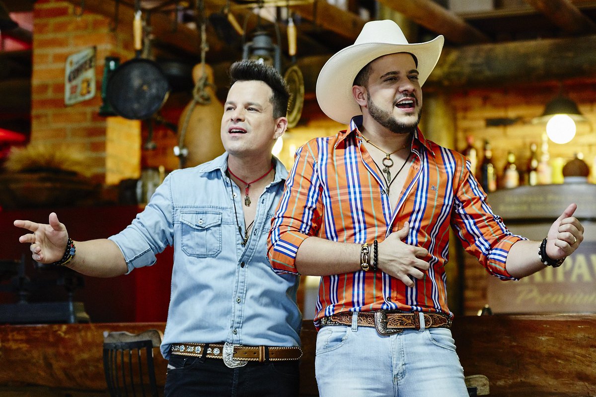 JNeFoficial's tweet image. Se o seu plano era me ver sofrer, cê tá de parabéns! 🍻 #ModaDerramada #tbt