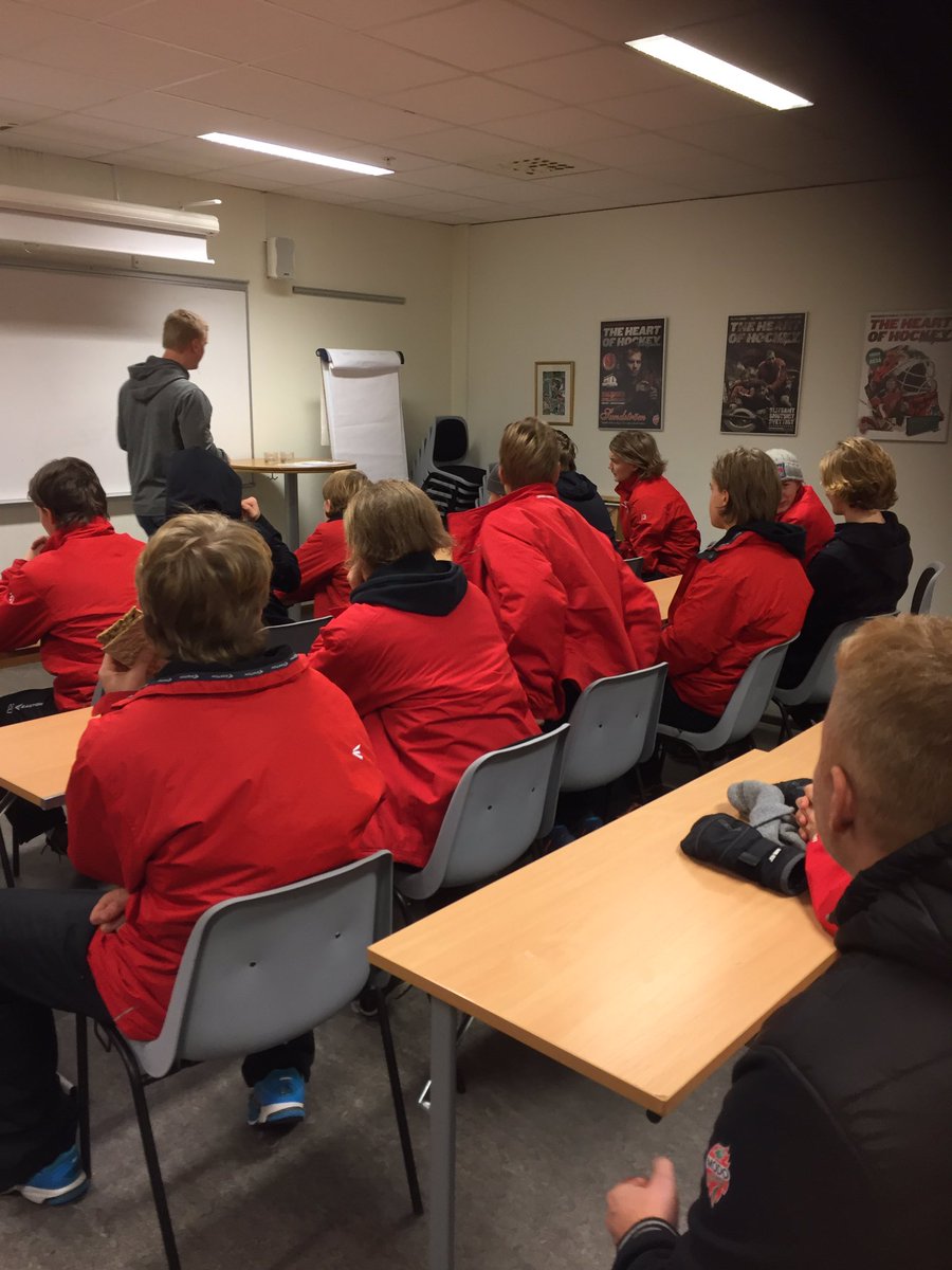 MODOHockey01's tweet photo. Dax för genomgång! #gameday #kb65 #hemma #dmfinal https://t.co/HeoCNe4T9y