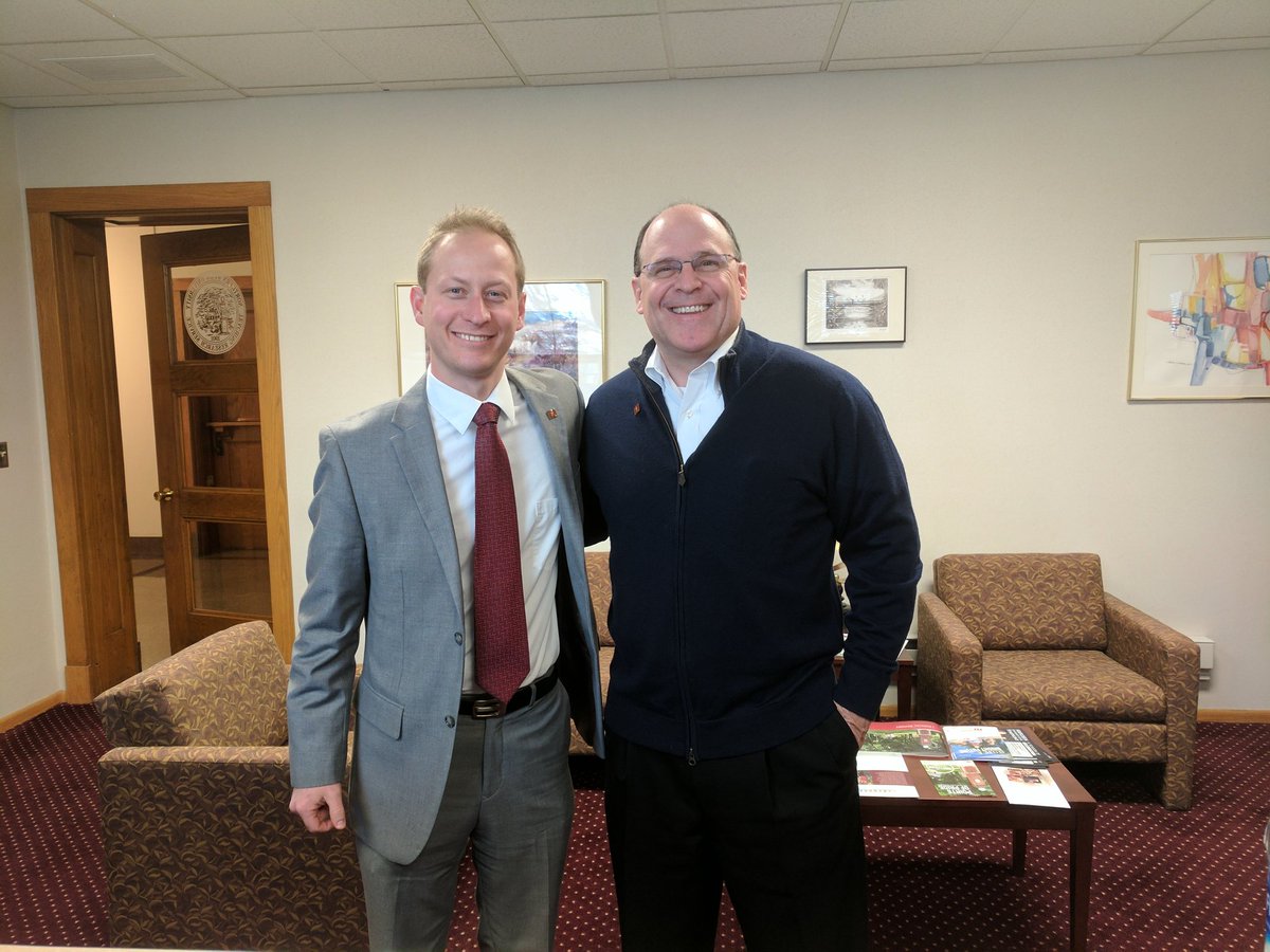 justinfraase's tweet photo. Getting familiar with @NorthernStateU!
#HOWLatNSU #PresidentDowns https://t.co/CxZDuvb6hM