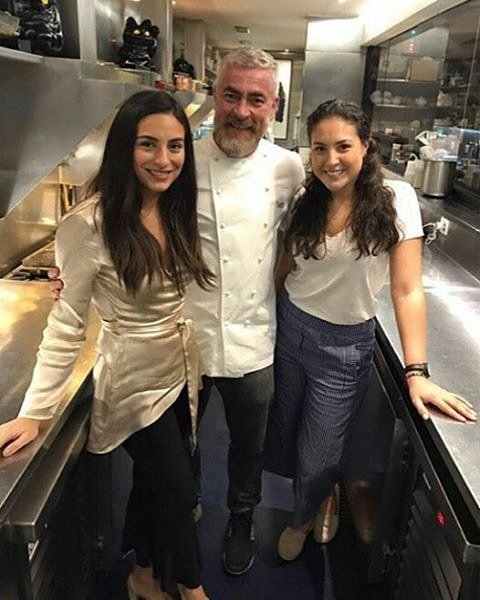BreSanLovers's tweet photo. "Aprendiendo de la culinaria con @anabrendac y @alexatala 🍴 👌🇧🇷" 💚💛
Repost @bbtalome
#domrestaurante #saopaulo #brasil https://t.co/Dj85oRKYV7