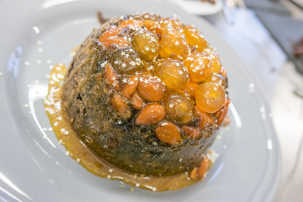 Love_Puddings's tweet photo. For #TemptationTuesday we're giving away an @IcelandFoods Luxury Golden Star pudding! RT and follow for your chance to #win! 🌟 https://t.co/7GQNafWKGs