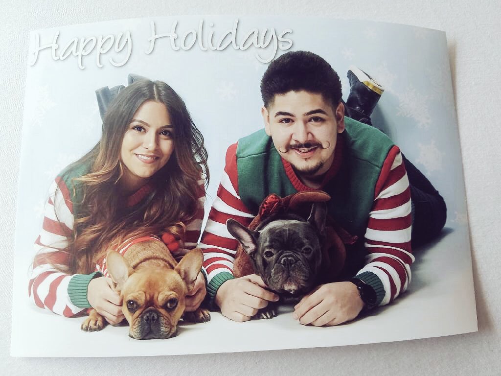 Castro1021's tweet image. Whaddup you beautiful people! Day off today. 🙏🏼❤

However, enjoy this cringey holiday picture with @Pitaa1021 and the frogs.

NO LAUGHING!!!