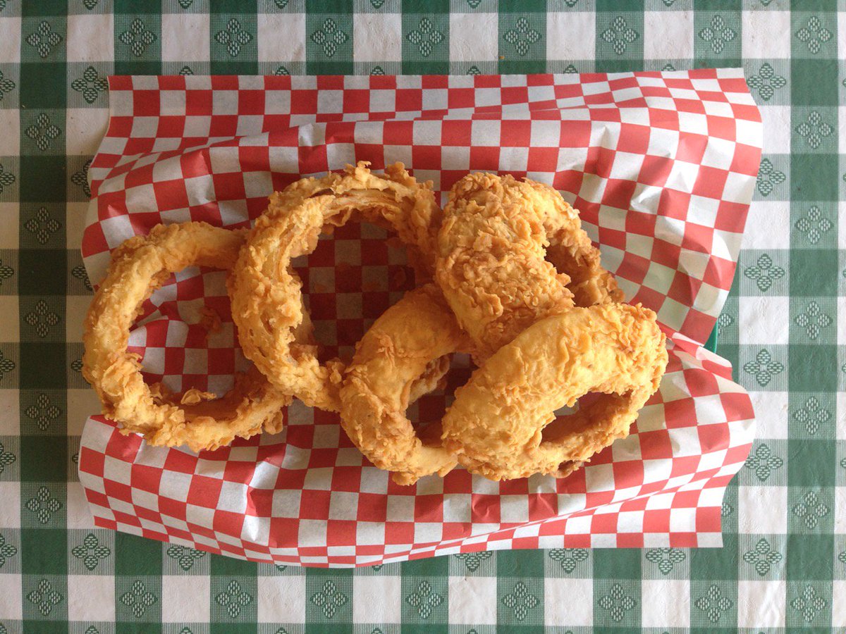 Putting together a list of the best fried sides in Texas. It'll remind everyone just how glorious onion rings are. #SidesWeek
