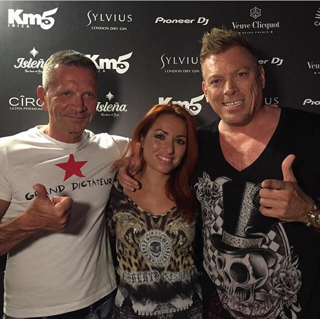 Pat Krimson (@patrickclaesen) on Twitter photo Vanavond laatste aflevering 'TSMGO'. Was super leuke ervaring... #theshowmustgoon #vier #patkrimson <a href="/Loredana_2Fab/">Loredana De Amicis</a> @opVIER @peterboeckx Vanavond laatste aflevering 'TSMGO'. Was super leuke ervaring... #theshowmustgoon #vier #patkrimson <a href="/Loredana_2Fab/">Loredana De Amicis</a> @opVIER @peterboeckx
