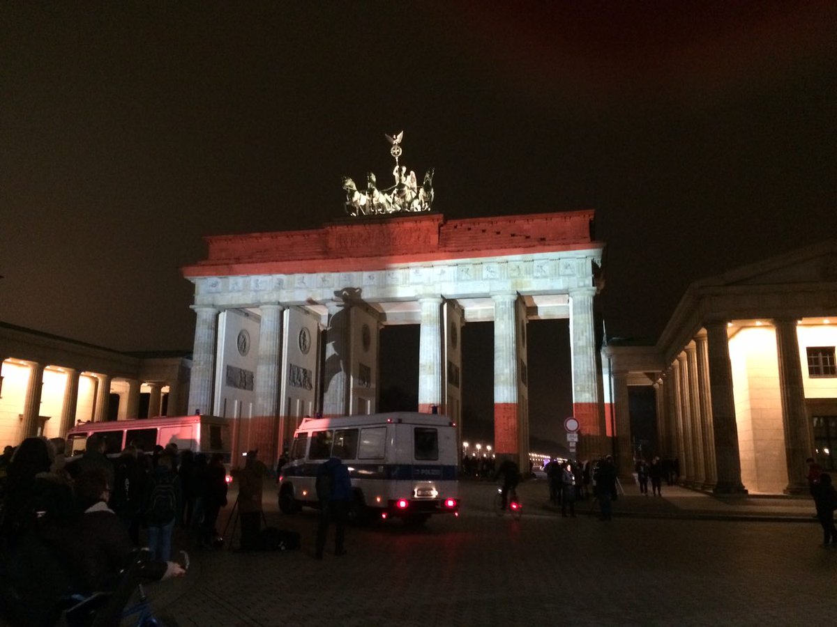PolizeiBerlin_E's tweet photo. #BeStrongBerlin https://t.co/x6L6BjvDbQ