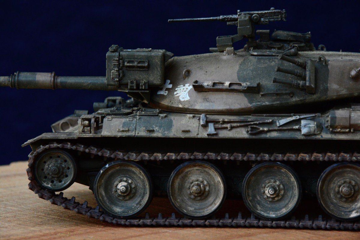 onyamole's tweet image. 陸自の1/35、74式戦車を撮影したのであります！グッときます。質実剛健であります！ #Type74 #JGSDF #陸上自衛隊 #模型戦車道 #Tank