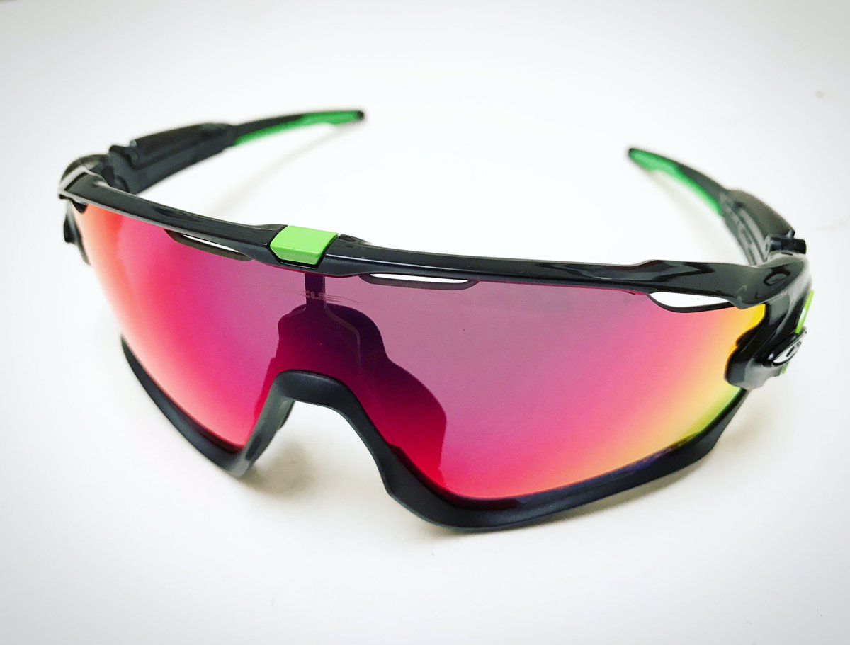 Hey <a href="/Scott_McMorris/">Scott McMorris</a> <a href="/oakley/">Oakley</a> thanks ever so much for my early Christmas present, very cool <a href="/MarkCavendish/">Mark Cavendish</a> <a href="/cvndsh/">CVNDSH</a>