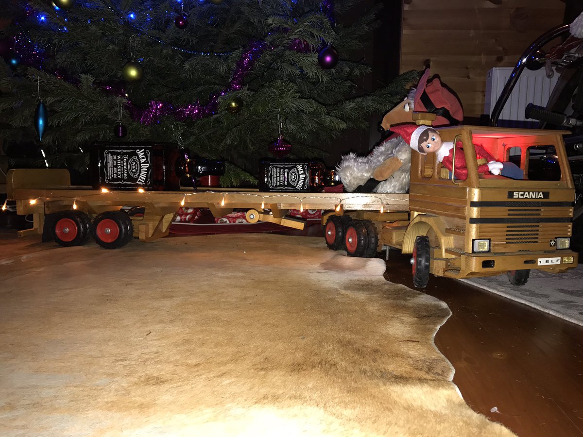 Orinocho's tweet photo. So my mate Elf says this is his #Scania &amp; it his #jackdaniels but I've got to go with him???? All seems dodge to me?? https://t.co/sL8EG2Td1A