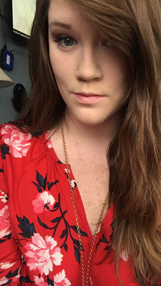 writeoutlove's tweet photo. When your makeup cooperates with you 👌🏻 #nothingfancy #makeupwin https://t.co/TF5Zoqjejq
