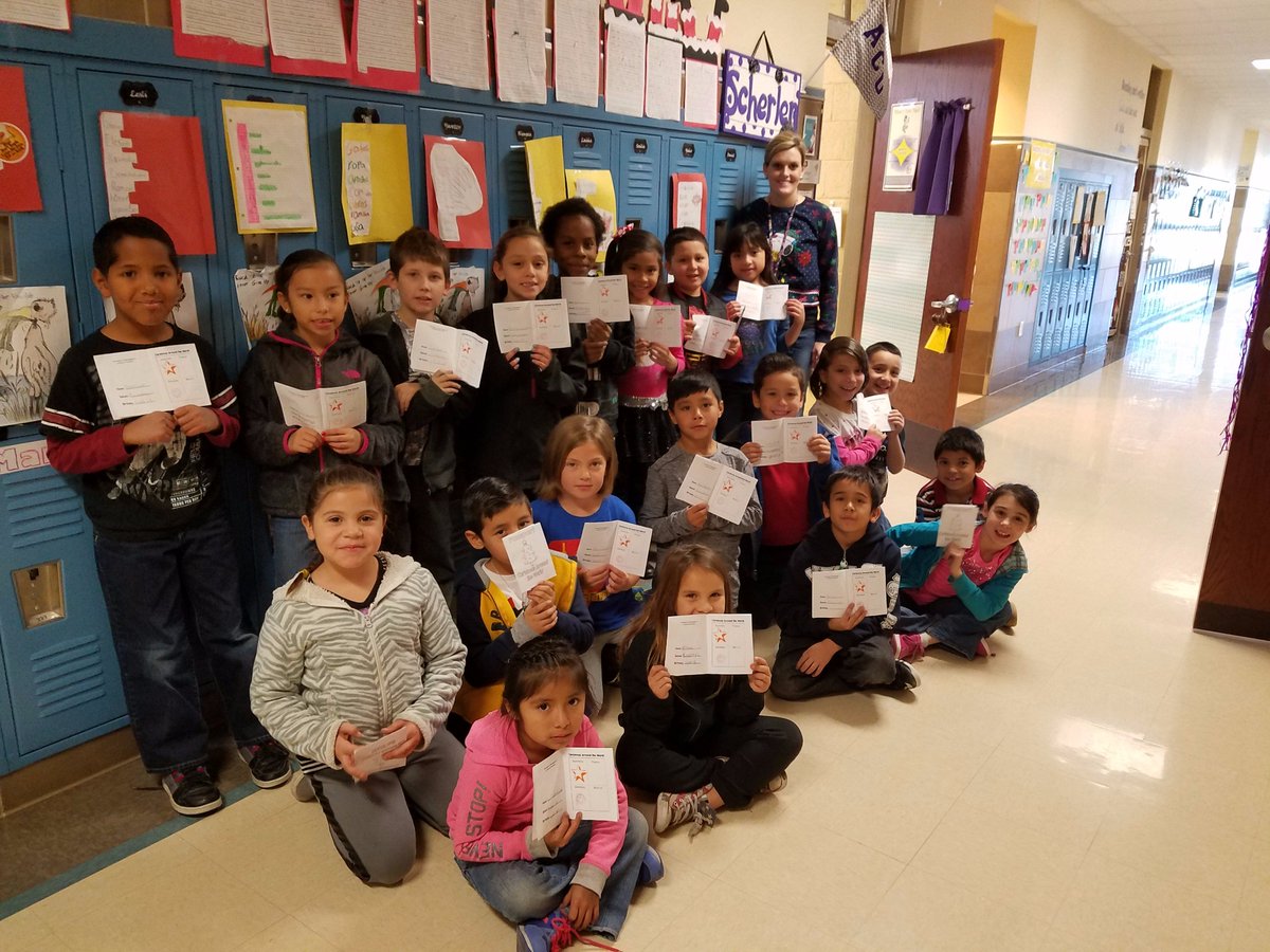 Humphrey111sm's tweet photo. Our scholars learning about Christmas around the world. #amaisd #hhinvaders https://t.co/UydGinZ0Hl