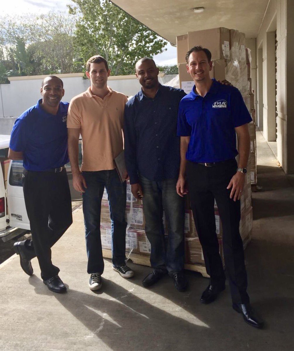 Onegolfpro's tweet photo. Thank you #Jazwares and #Absoloot! It was a pleasure to pick up some amazing toys for less fortunate children in our community!!! https://t.co/1Ju105x3DU