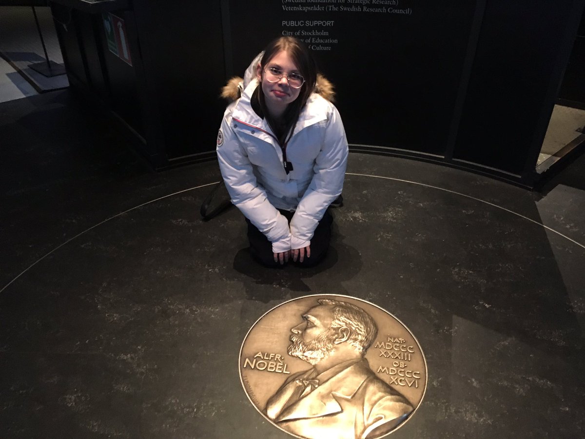 thwes_03's tweet photo. Idag var 7orna i gamla stan för ett besök på Nobel museeumet för att vi hade elevens val! Vi gjorde också filmer om Nobel dagen t. ex! Dvsr😊 https://t.co/Ad8jabZJxz